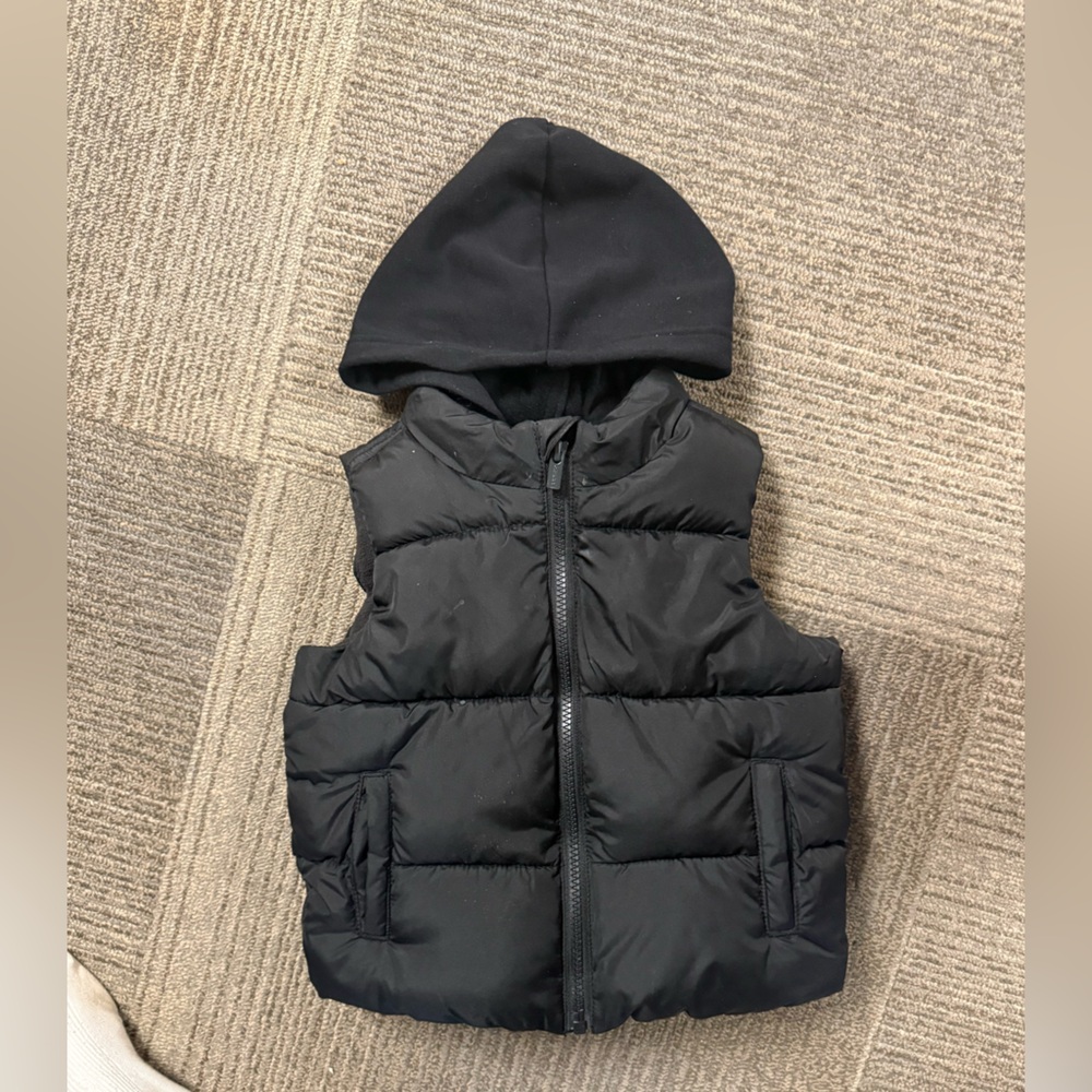 Old Navy Black Hooded Puffer Vest for Kids